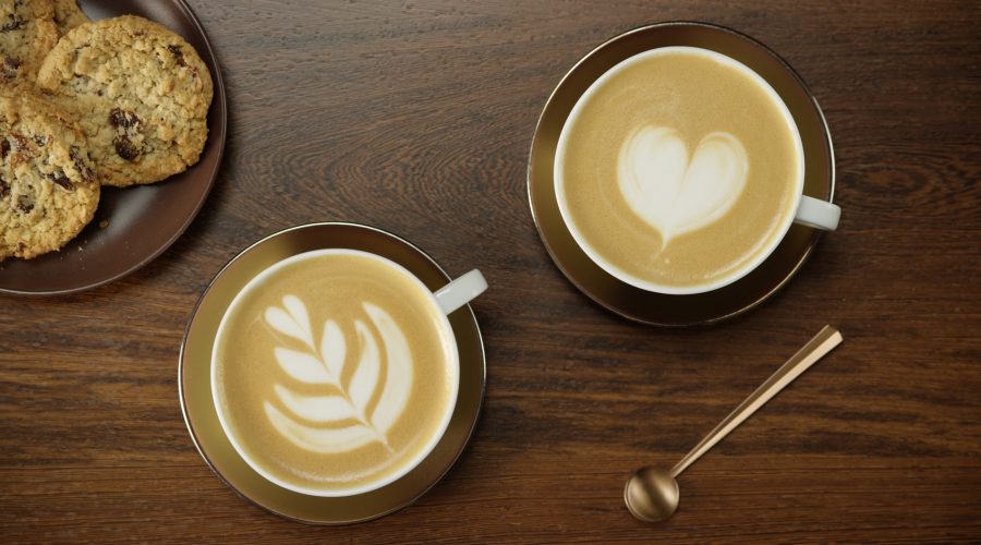 tazas de café con arte en latte