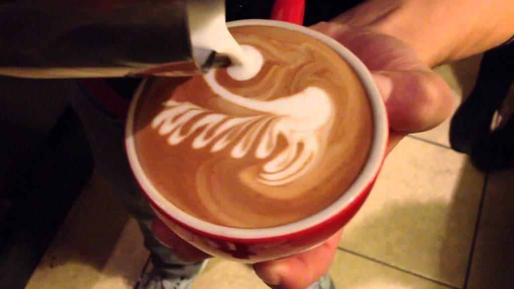 taza con arte en latte